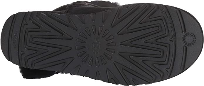 UGG - Classic Short Charm Boot - Black